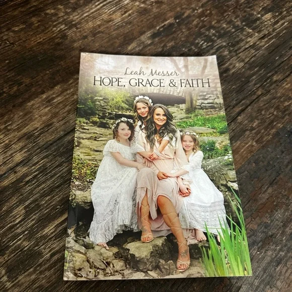 Hope, Grace & Faith Book by Leah Messer - Picture 1 of 3